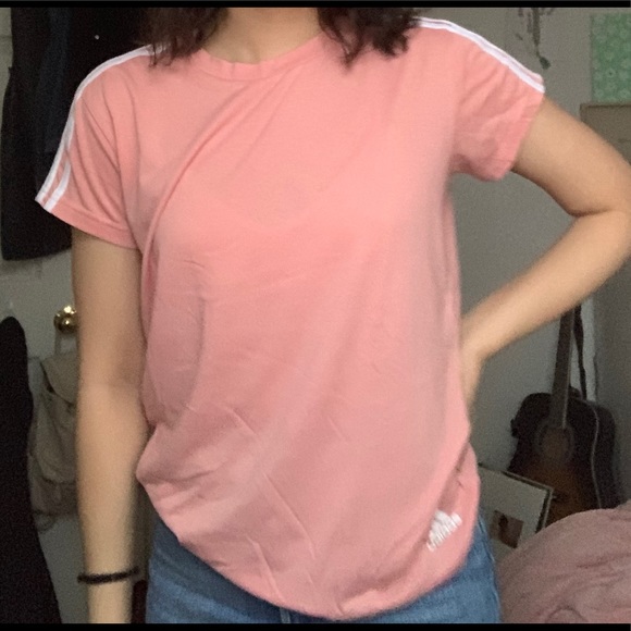 Flattering pink adidas shirt - Picture 1 of 4
